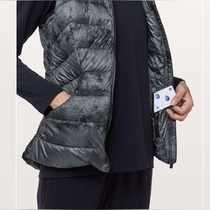 L-92 🍋 Lululemon 🍋 Pack It Down Vest
Diamond Dye Melanite Black